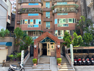桃園房仲心營家, 青溪國中單純四房車