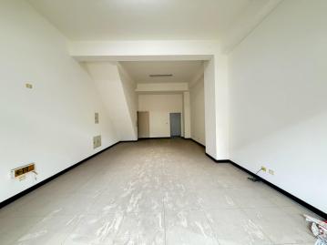 用欣買賣好房  崇善路面顯眼店住合一