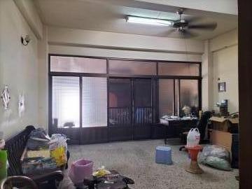 台南透天買賣 三官路金華商圈大面寬車庫透天