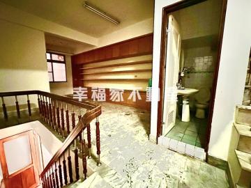 台南房產鹿鹿將 小北新光傳統透天(附貨梯)