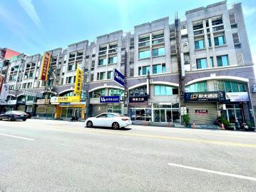 嘉義房仲專家 新生路透天黃金電梯店住