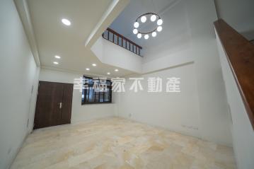 東區裕農路近南紡車庫別墅