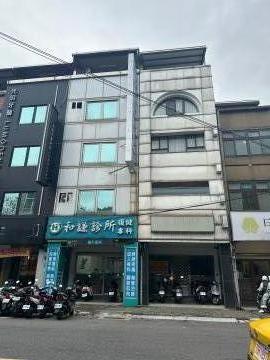 頂天立地板橋黃金金店面