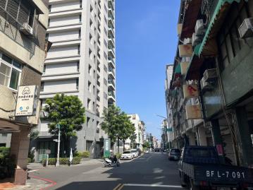 R8三多商圈站/Y13三多復興站/SOGO百貨商圈邊間便宜透店住