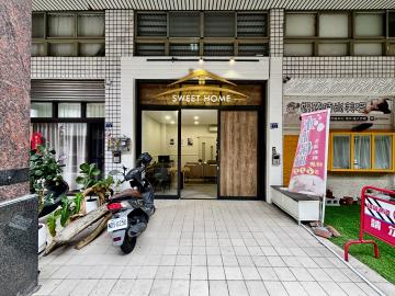 逢甲商圈精裝住店和一樓店1-3樓瑋