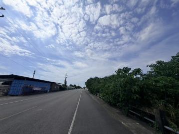 阿蓮20米路*大崗山下生態園區*有電漂亮農地~張秀香095684991