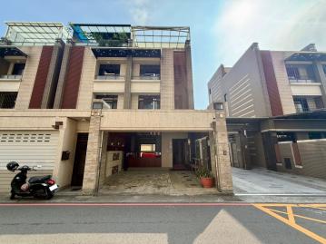 苗栗廠房土地D829騰峰邊間雙車質感美墅-住商頭份文化店