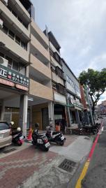 鼎力商圈電梯全新翻修透天店面 三民房仲推薦