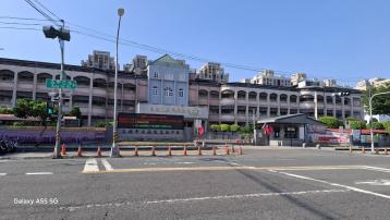 五甲商圈/近福誠高中/1樓公寓門口可停車 三民房仲推薦