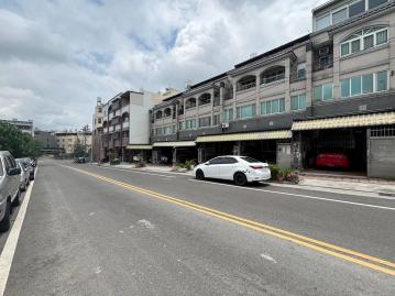 草屯南開學區正富頂路12年國教典雅別墅