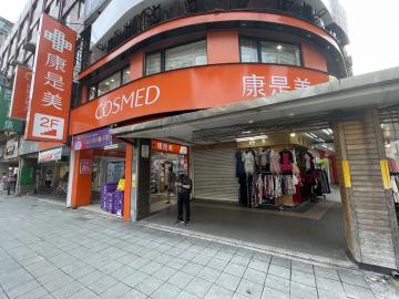 中和熱血房仲 ?大坪林捷運三角窗金店面1+2樓