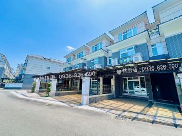 楊梅市區旁 前庭大後院 並排雙車美別墅