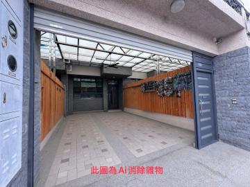 大里三期重劃區/立新學區/輕屋齡臨路電梯大別墅