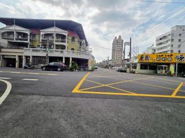 李員外土地專家【仁雄商圈】雙面路︱大地坪角窗︱整棟翻新透店